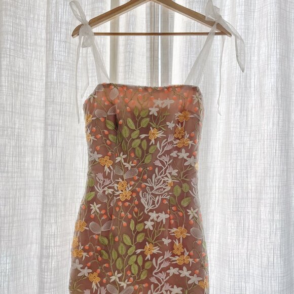 Elliatt EXPERIENCE TIERED MAXI DRESS IN MULTI worn once - Picture 5 of 11